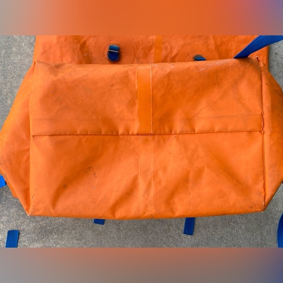 Eddie Bauer Waterproof X-Large Dry Bag Shoulder Straps Boating Kayak Sail - Picture 10 of 15